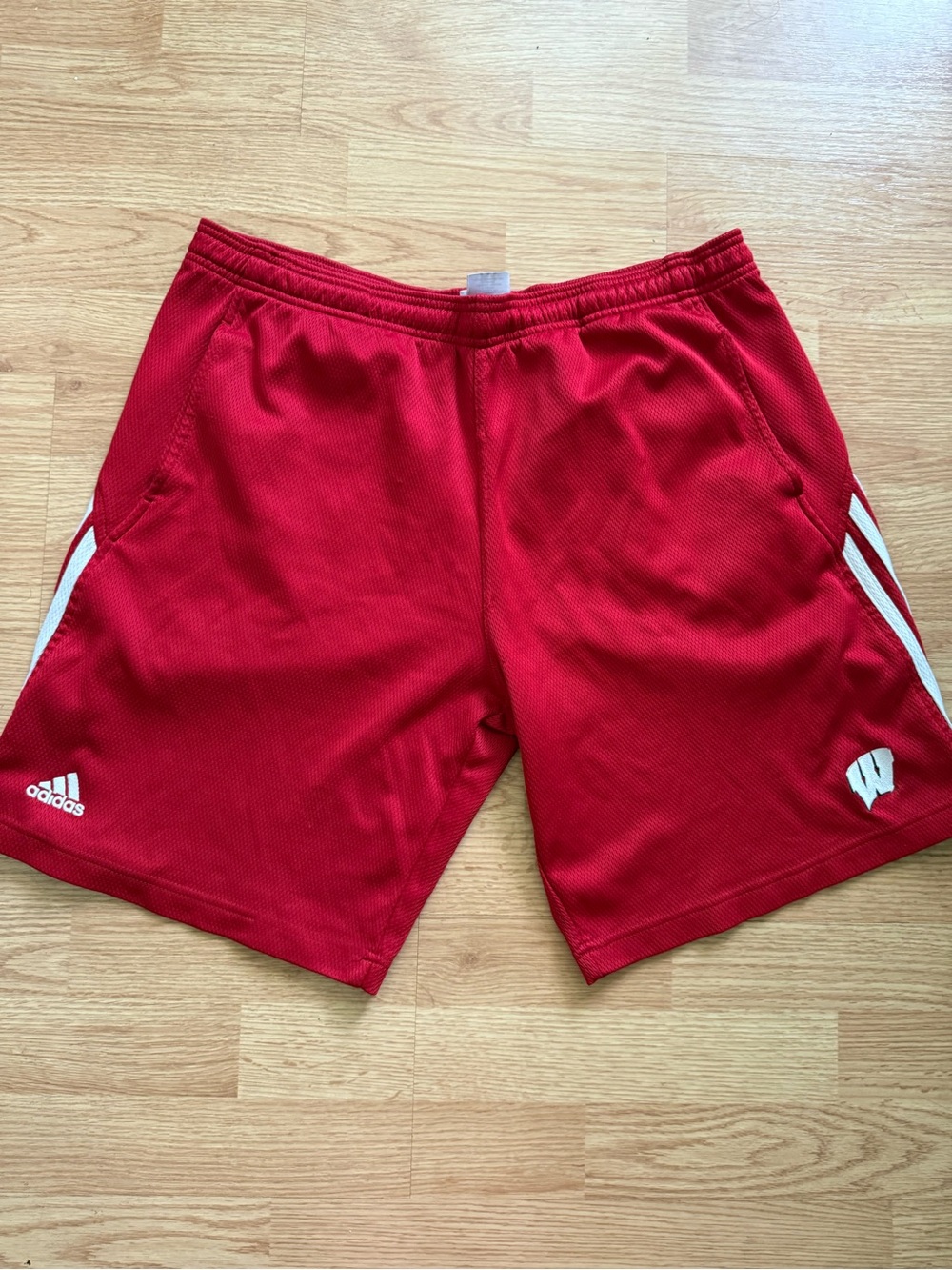 Vintage Adidas Wisconsin Badgers Red Shorts Size Medium